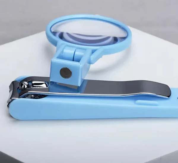 BS0847G-Nail Clippers With Magnifying Glass and Zoom Light - Image 4