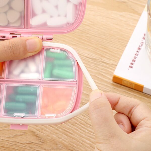 8 Compartments Travel Pill Organizer (4)