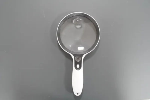 Large Magnifying Glass with LED Light (3)