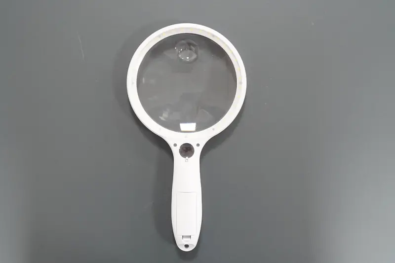 Large Magnifying Glass with LED Light (6)